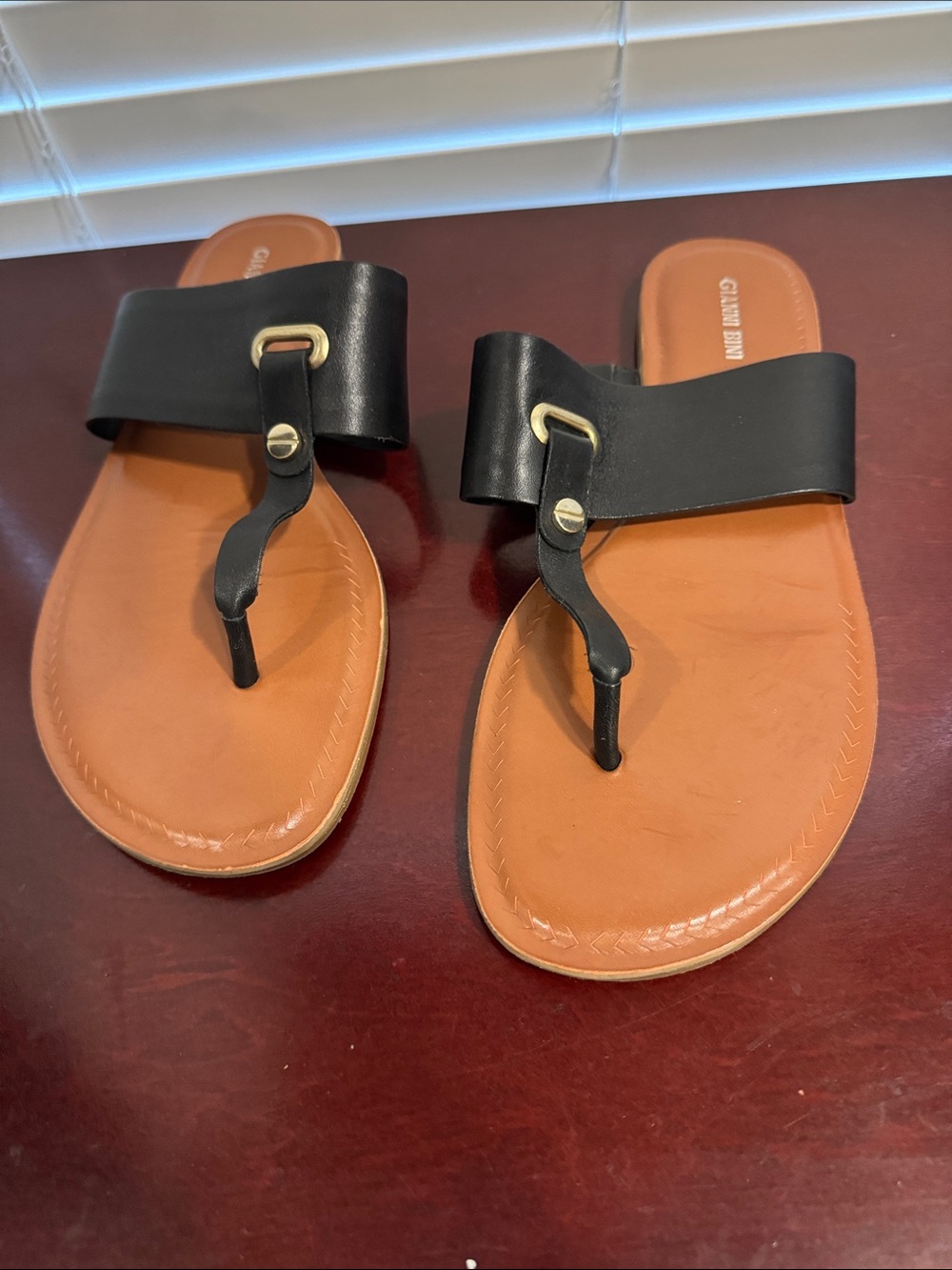 Black amLeather Slide Sandals - Women sz 10, Giani Bini